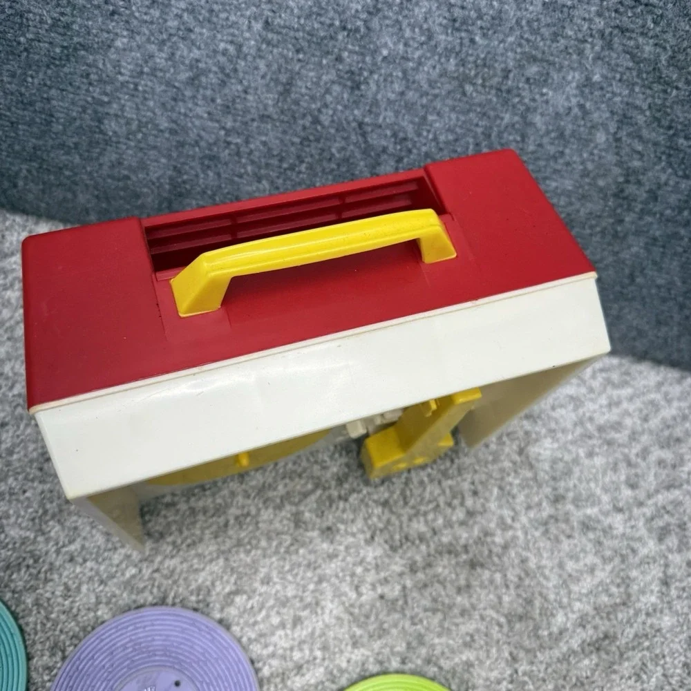 Vintage 1971 Fisher Price Music Box Record Player Toy 5 Record Disks 995 Works